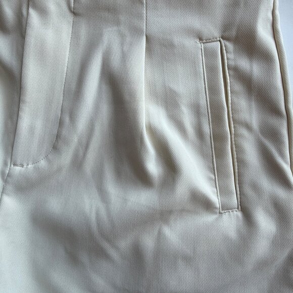A New Day Off White Stretch Midi Shorts 4" Inseam w/ Pockets Womens Size 14 - Picture 4 of 7